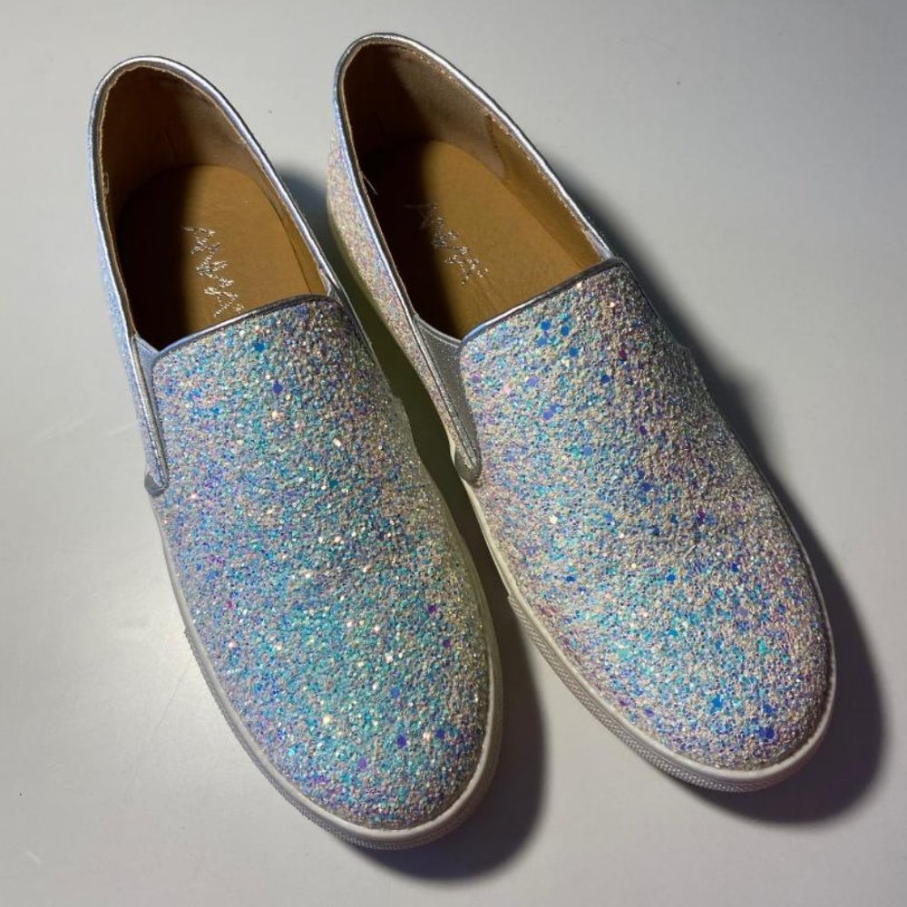 White Glitter shoes by Anna